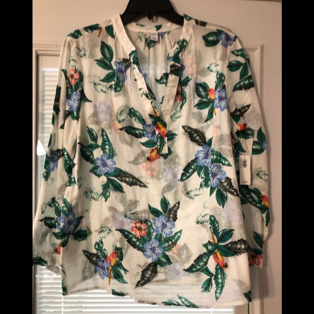 Old Navy Top NWT